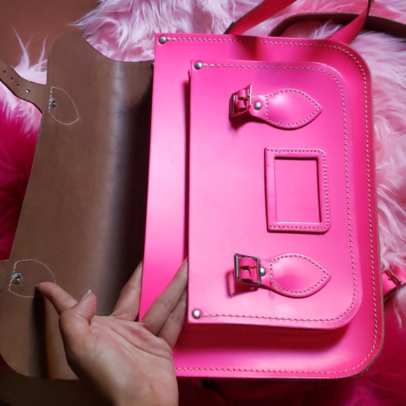 Bag/ purse/The Cambridge" bright pink color suitcase/ purse 👛 - Picture 5 of 7